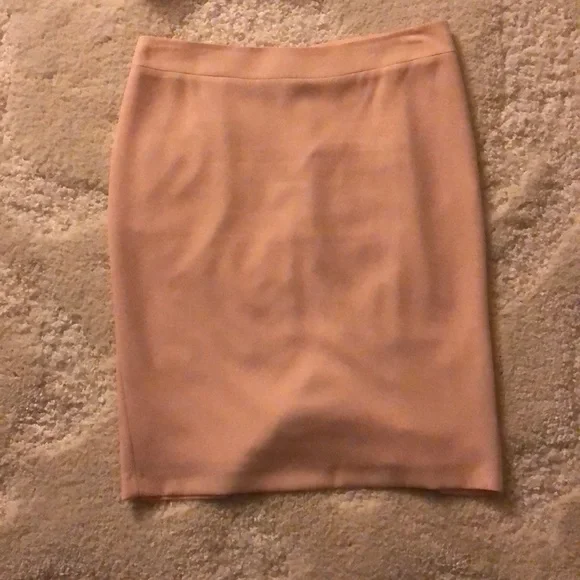 Elegant Cream Lace Peplum Dress - Picture 3 of 7